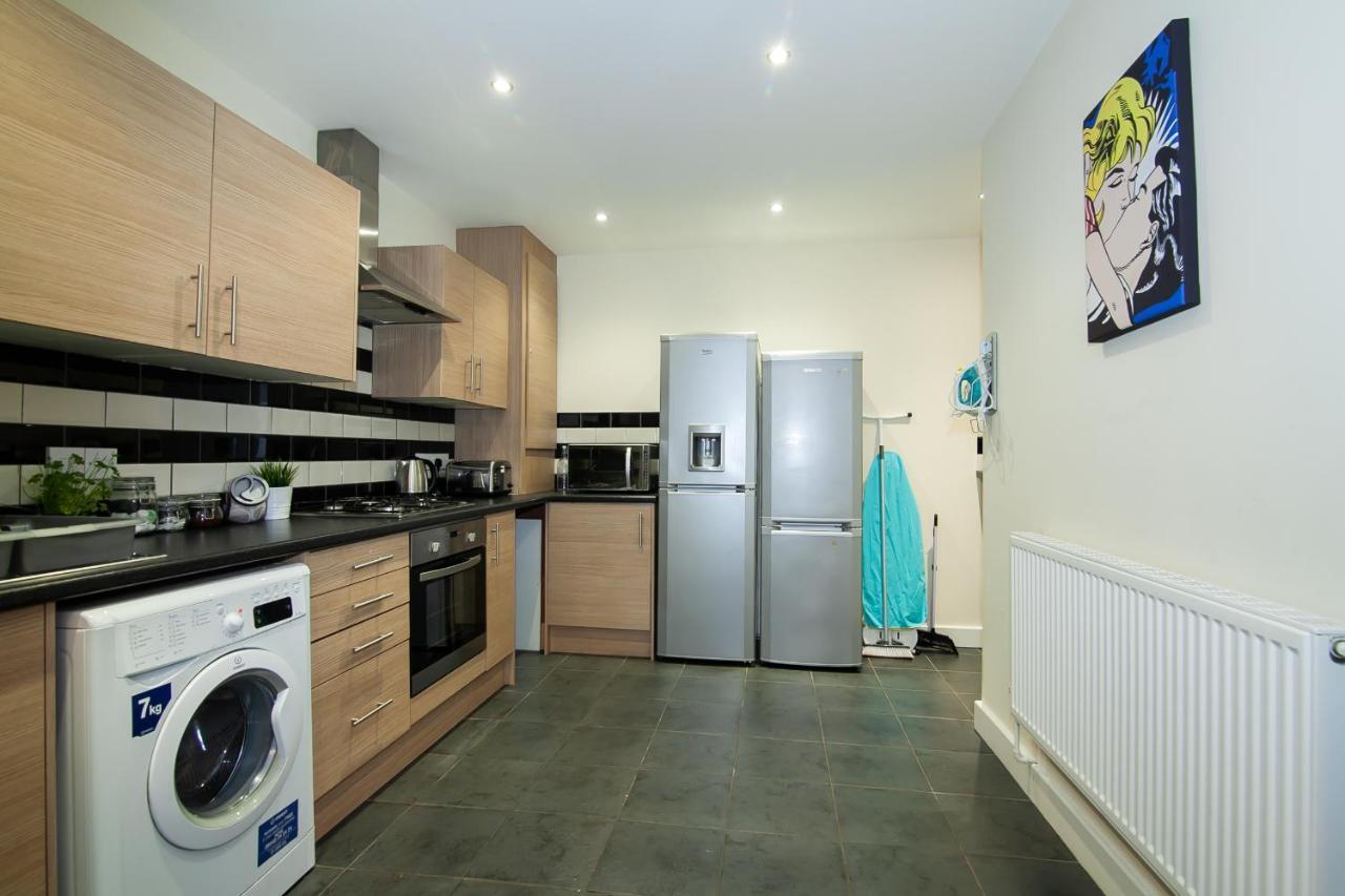 Casa Fresa Franks Serviced Accommodation 리버풀 외부 사진