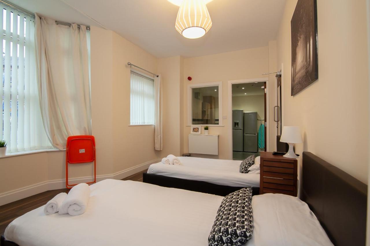 Casa Fresa Franks Serviced Accommodation 리버풀 외부 사진