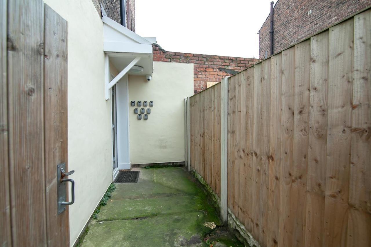 Casa Fresa Franks Serviced Accommodation 리버풀 외부 사진