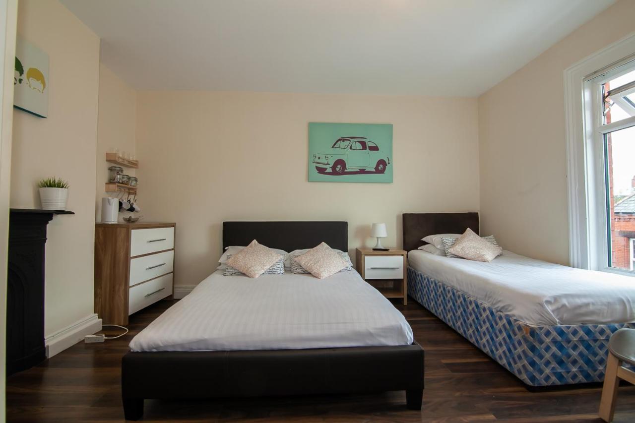 Casa Fresa Franks Serviced Accommodation 리버풀 외부 사진
