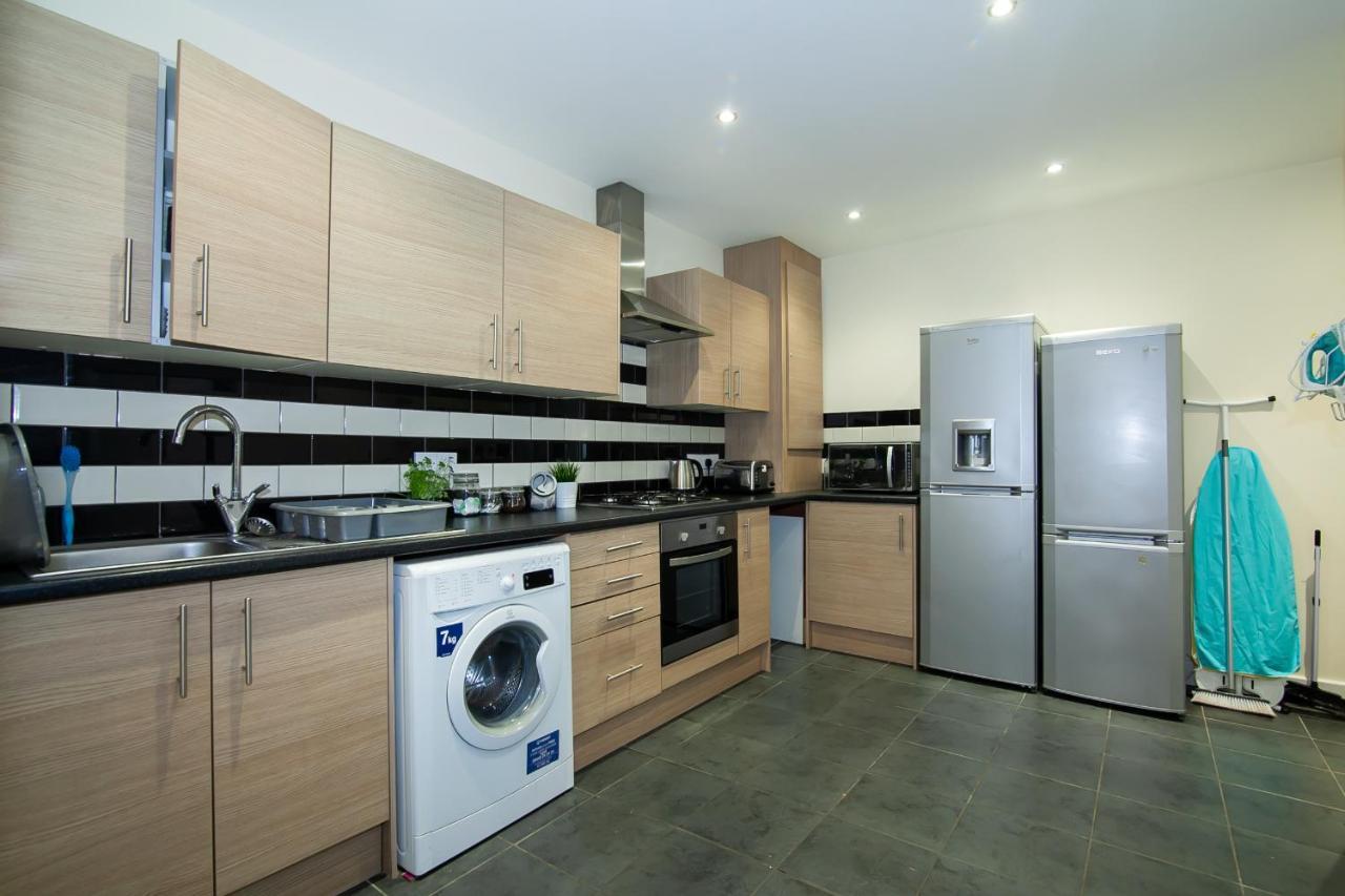 Casa Fresa Franks Serviced Accommodation 리버풀 외부 사진