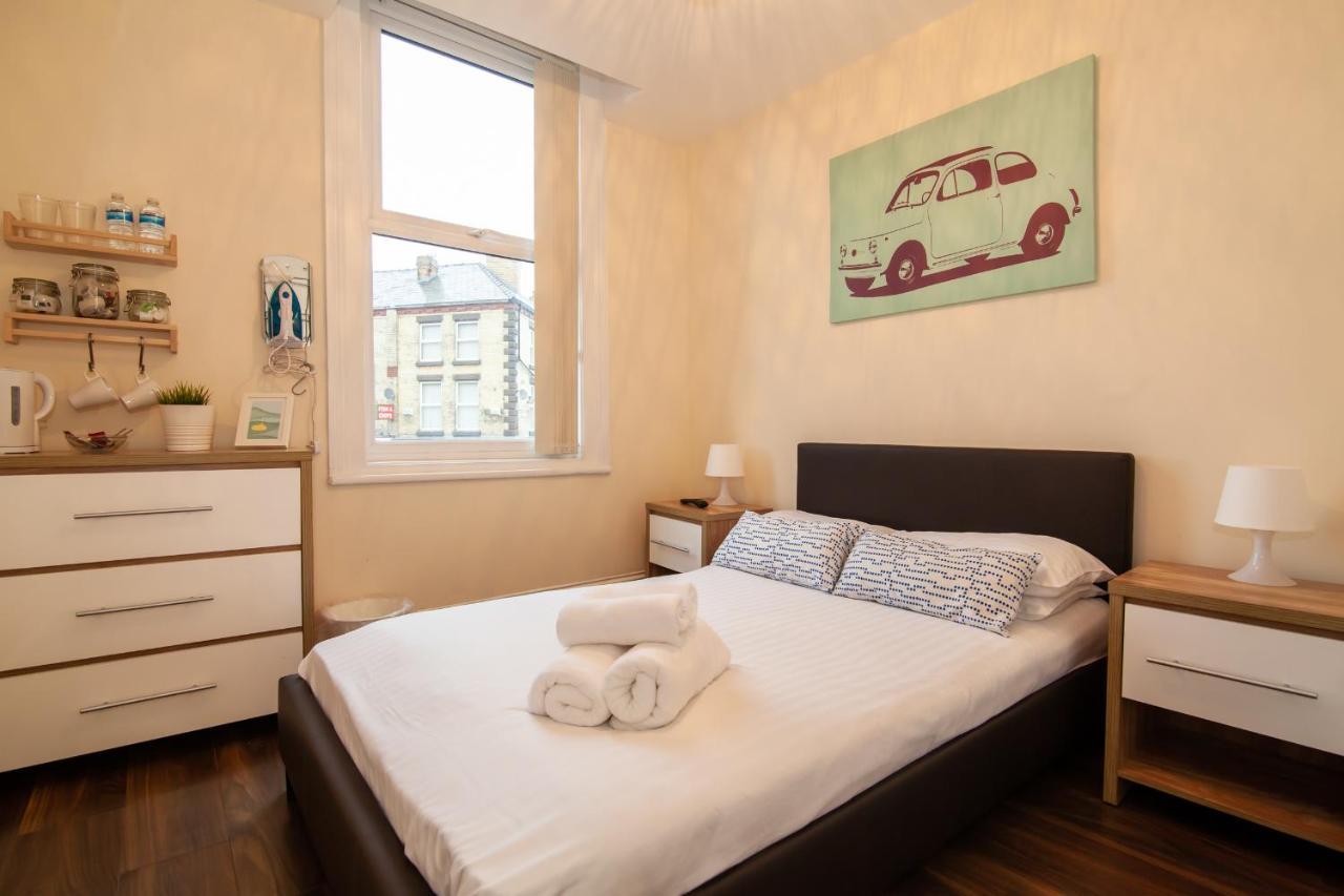 Casa Fresa Franks Serviced Accommodation 리버풀 외부 사진
